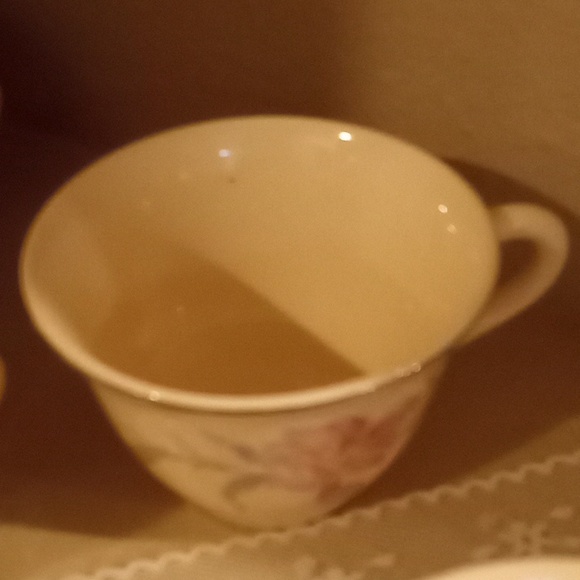 Vintage Universal Cambridge Iris Tea Cup Bundle - 7- 3"  Tea Cups - Picture 8 of 11